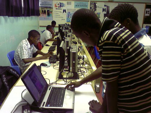 En algunos países africanos, la banda ancha es tres veces más cara. Foto en flickr de frerieke