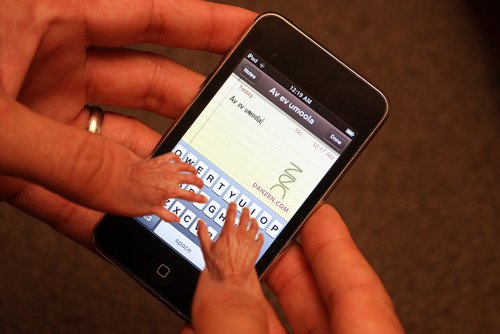 El móvil evoluciona, ¿nosotros también?. Foto en flickr de Dan Zen