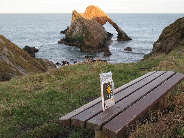 Bookcrossing at Bow Fiddle Rock. Foto tomada de Flickr, cortesía de Sheila