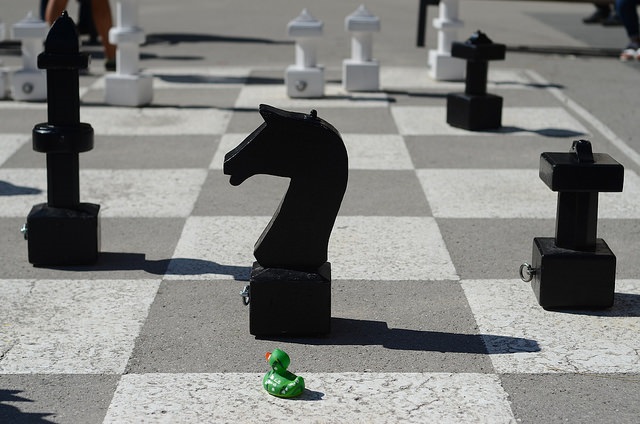 Partidas de ajedrez y distintos jugadores. Foto tomada de Flickr, cortesía de Marco Sacchi
