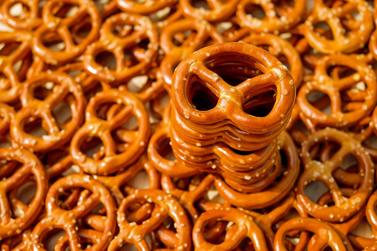Concentración de pretzels. Foto en Pixabay