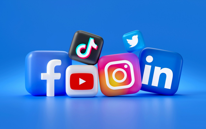 Logos de redes sociales como Instagram o Facebook.