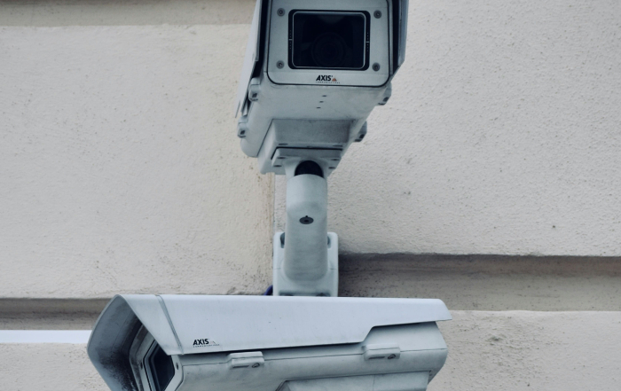 Cámaras de videovigilancia en una calle
