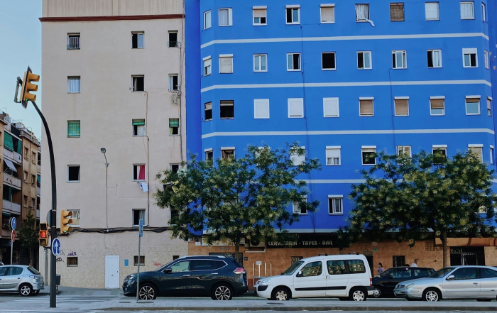 Coches esperando en un semáforo