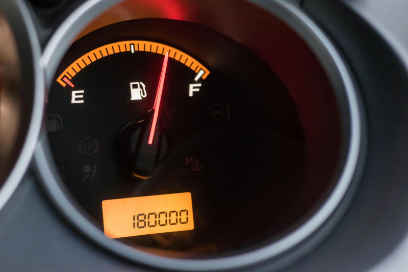 Indicador nivel de combustible del vehículo.