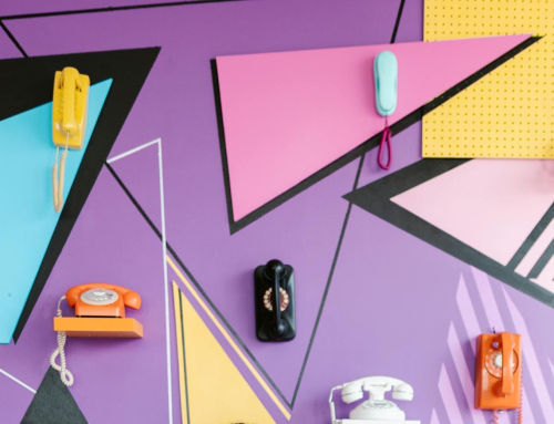 Panel de hogares CNMC: WhatsApp manda y el fijo se apaga