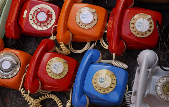 teléfonos antiguos de colores